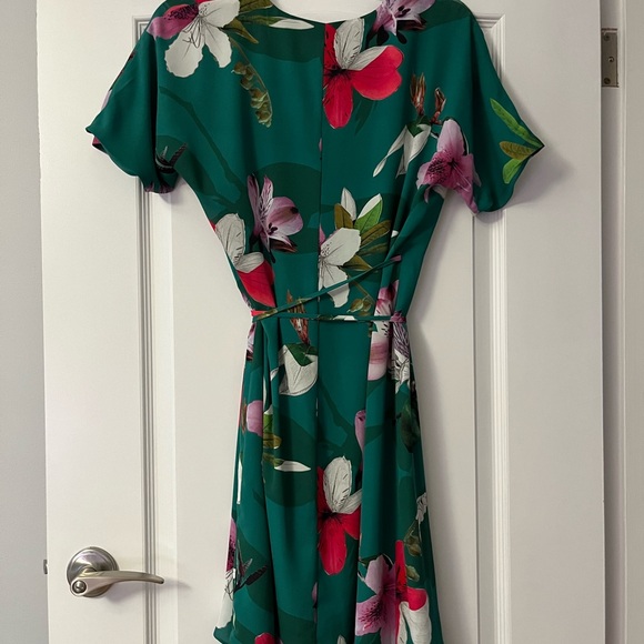 Babaton Wrap Dress Green with Flowers Like New - Picture 3 of 3